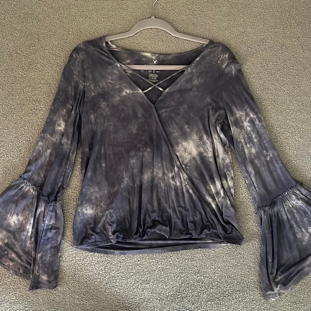 Bell sleeves top
